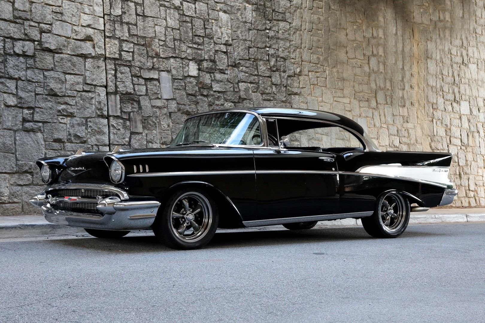 1957-chevrolet-bel-air-r2fves17