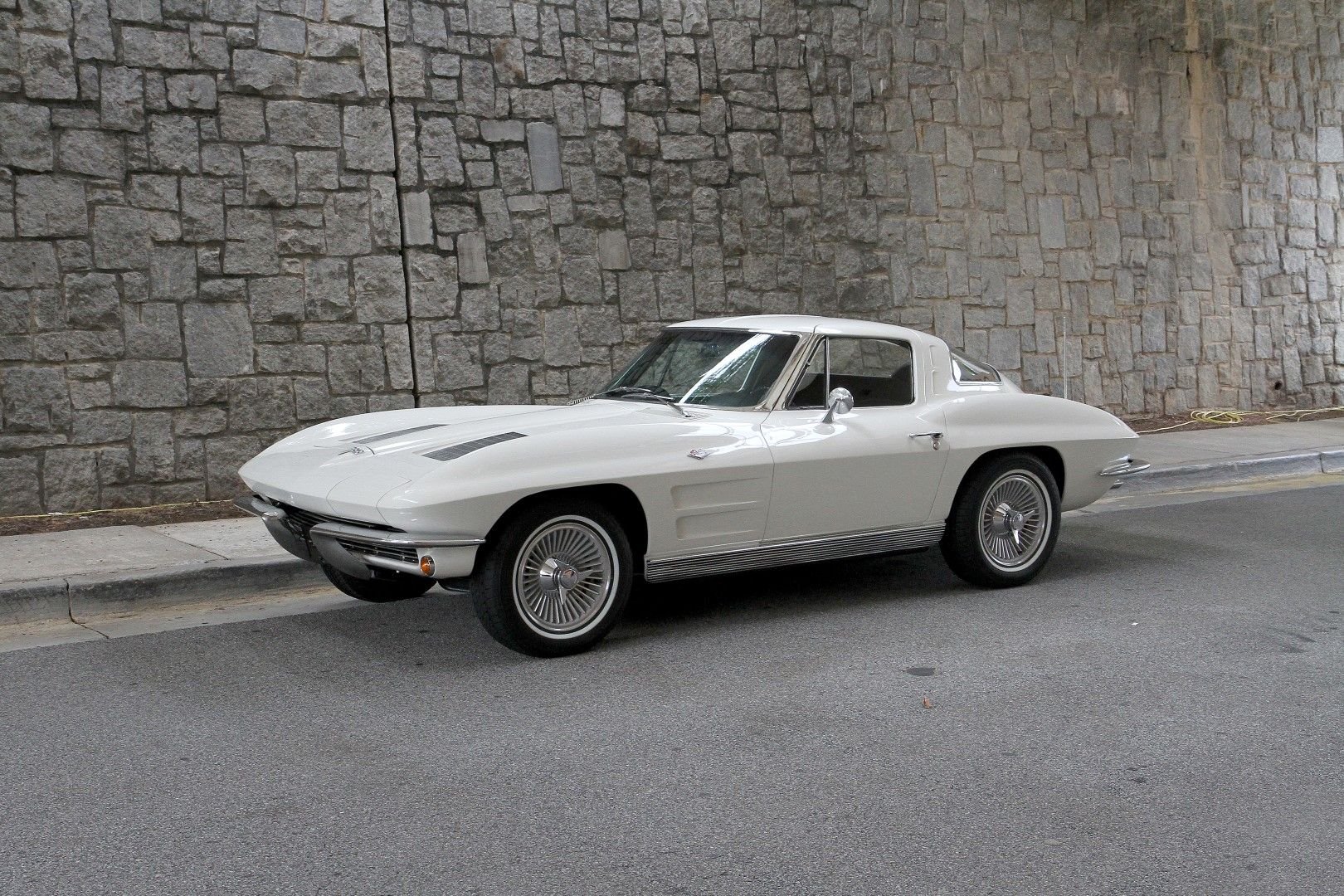 1963-chevrolet-corvette-7smw0ggb